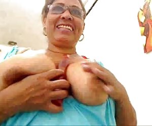 Colombiana madura de la digitación en la webcam (sin sonido) webcam digitación
