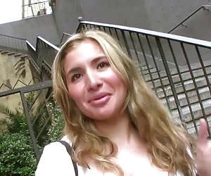 Puta locura latina adolescente recogido y follada por hombre sucio sucio sucio latina