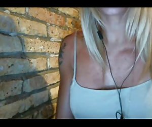 Ver porno ruso de mierda sujetador de apagado en la barra de españa