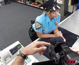 Porno de mujeres de más de cincuenta mierda de ms. oficial de policía - xxx peón de la policía de mierda