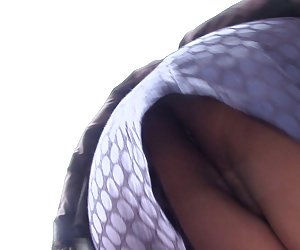 El chico un poco delante de una cámara de video, y no pudo sexo con una mujer. chica gracias a la labor de su boca; miembro de varias veces, pero antes de entrar en la vagina se caía de nuevo. he aquí la mala suerte.