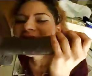 Latina milf chupa y traga bbc cum latina de la bbc latina cum